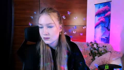 Snapshot of playful_sophie chatting on January 6, 10:57 am Sophie online show from January 6, 10:57 am