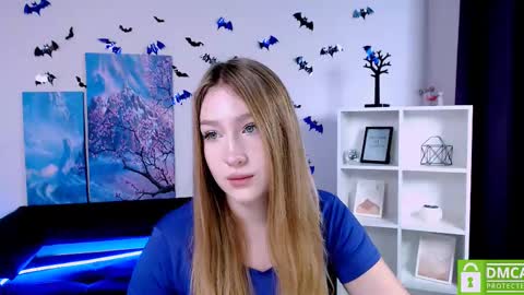 Snapshot of playful_sophie chatting on December 20, 10:49 am Sophie online show from December 20, 10:49 am