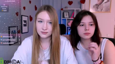 Snapshot of playful_sophie chatting on March 4, 8:38 pm Sophie online show from March 4, 8:38 pm