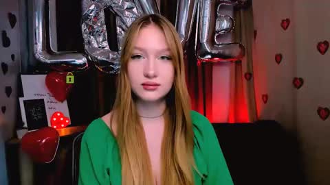 Snapshot of playful_sophie chatting on February 14, 10:17 am Sophie online show from February 14, 10:17 am