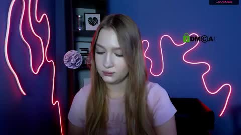 Snapshot of playful_sophie chatting on September 30, 5:18 pm Sophie online show from September 30, 5:18 pm