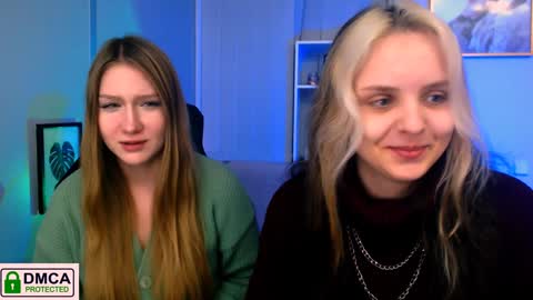 Snapshot of playful_sophie chatting on December 30, 10:43 am Sophie online show from December 30, 10:43 am