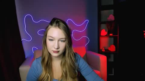 Snapshot of playful_sophie chatting on October 5, 9:36 am Sophie online show from October 5, 9:36 am