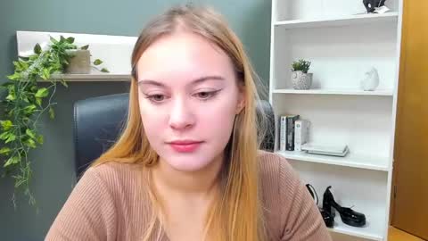 Snapshot of playgirl_valeria chatting on January 12, 7:32 am Valeria online show from January 12, 7:32 am