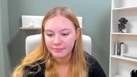 Snapshot of playgirl_valeria chatting on January 5, 8:11 am Valeria online show from January 5, 8:11 am