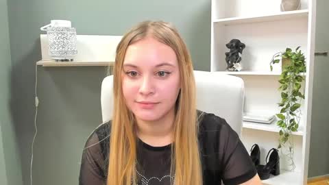 Snapshot of playgirl_valeria chatting on December 29, 6:16 pm Valeria online show from December 29, 6:16 pm