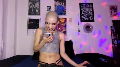    online show from October 3, 3:44 am