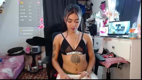 pocahot222 online show from October 12, 4:26 am