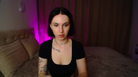 poison_inyour_mind online show from December 3, 8:33 pm