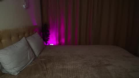 poison_inyour_mind online show from November 15, 6:31 pm