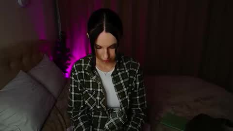 poison_inyour_mind online show from October 18, 6:10 pm