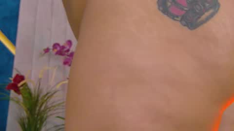 Snapshot of poison_milf_ chatting on October 9, 4:27 am poison_milf_ online show from October 9, 4:27 am