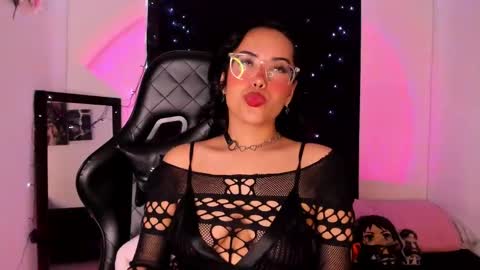 Willow                      Hours 12pm to 630pm Colombian time FRIDAY AND SUNDAY FREE DAYS online show from March 6, 6:48 pm