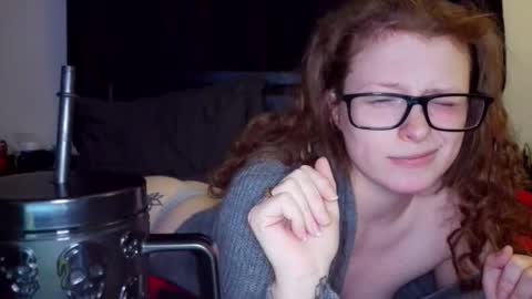 poisonivyy95 online show from June 4, 1:55 am