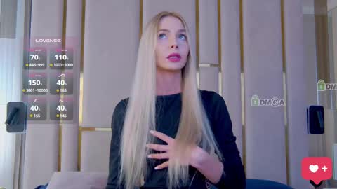 Snapshot of poliina chatting on February 19, 6:43 pm Polina online show from February 19, 6:43 pm