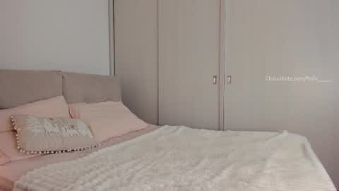 Polly online show from November 5, 4:01 pm