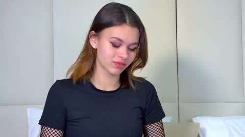 Polly online show from February 18, 3:10 am