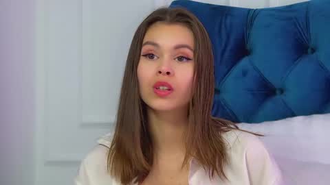 Polly online show from June 8, 1:28 am