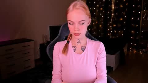 Megan.online  online show from December 20, 3:38 pm