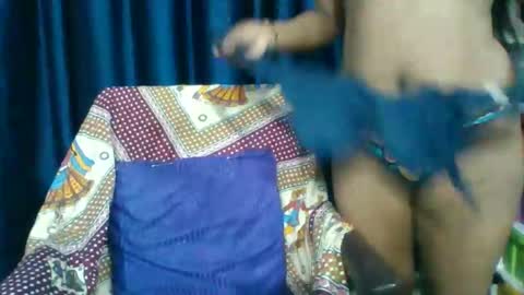 Snapshot of poojalady chatting on September 29, 6:18 am poojalady online show from September 29, 6:18 am