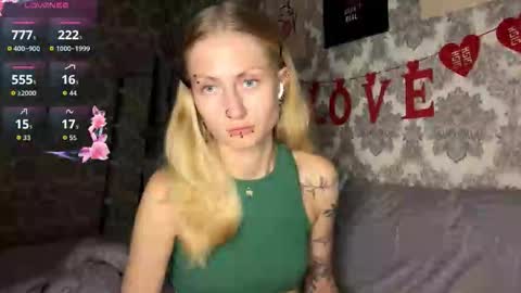 Snapshot of porshes chatting on October 10, 3:17 pm HERES Alice WELCOME EVERYONE LOVENSE DOMI REACT TO YOUR TIPS LETS MAKE A GREAT SHOW TOGETHER online show from October 10, 3:17 pm