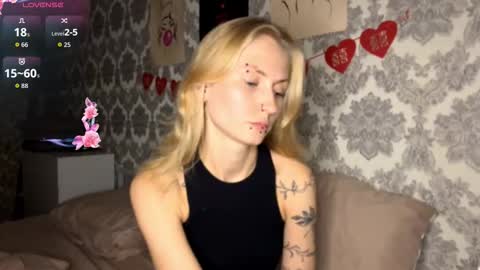 Snapshot of porshes chatting on October 4, 3:38 pm HERES Alice WELCOME EVERYONE LOVENSE DOMI REACT TO YOUR TIPS LETS MAKE A GREAT SHOW TOGETHER online show from October 4, 3:38 pm
