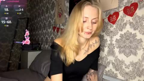 Snapshot of porshes chatting on September 29, 5:07 pm HERES Alice WELCOME EVERYONE LOVENSE DOMI REACT TO YOUR TIPS LETS MAKE A GREAT SHOW TOGETHER online show from September 29, 5:07 pm