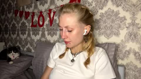 Snapshot of porshes chatting on October 14, 4:20 pm HERES Alice WELCOME EVERYONE LOVENSE DOMI REACT TO YOUR TIPS LETS MAKE A GREAT SHOW TOGETHER online show from October 14, 4:20 pm