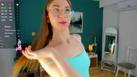 Elizabeth online show from April 4, 7:02 pm