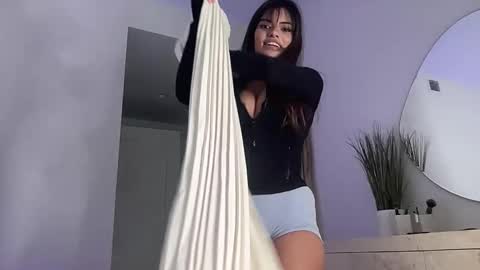 Selena online show from November 1, 12:04 am