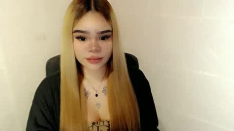 MAXXINE online show from January 7, 5:00 am