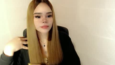 MAXXINE online show from March 20, 7:24 am