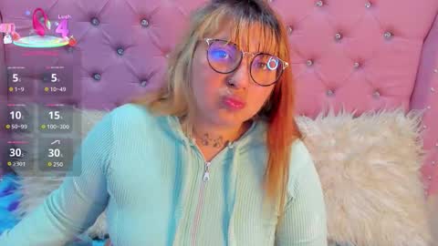 Pretti Violet online show from November 18, 9:10 am