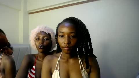 Pretty Babe123 online show from June 26, 7:20 am