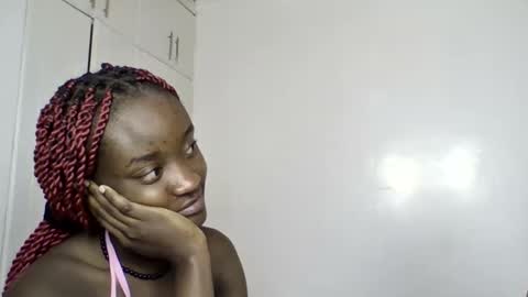 pretty luv1 online show from December 22, 8:06 am