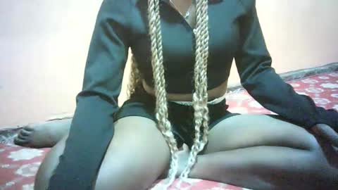 pretty_milan online show from January 7, 12:41 pm