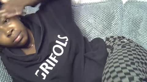 pretty_petite24 online show from June 29, 8:32 am