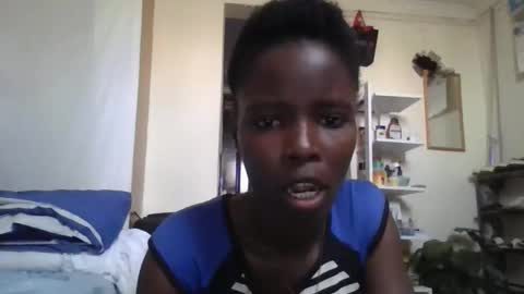 pretty_petite_ebony online show from November 24, 6:48 am