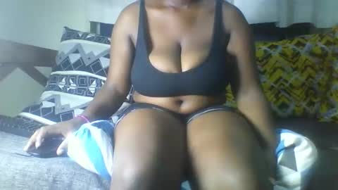 Snapshot of pretty_sassy2 chatting on October 14, 12:24 am sassy online show from October 14, 12:24 am