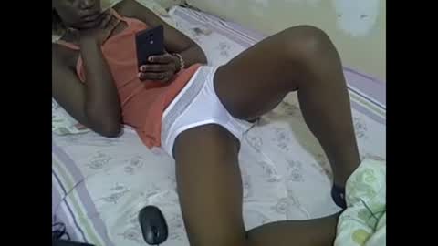 prettyalma online show from December 18, 9:36 am