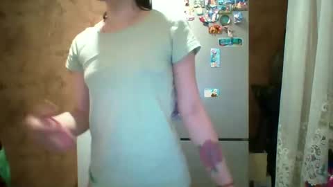 Bella online show from April 16, 8:30 pm