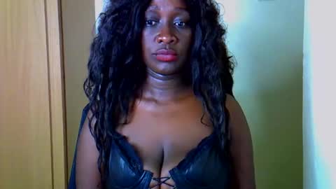 prettycandy0 online show from April 18, 10:42 pm