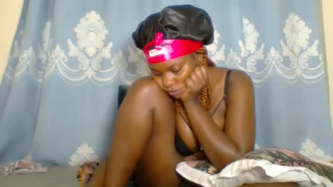 Snapshot of prettydarkskin002 chatting on October 7, 6:56 pm SHANIA online show from October 7, 6:56 pm