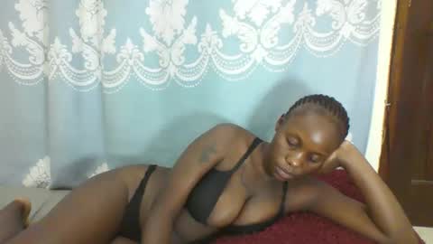 Snapshot of prettydarkskin002 chatting on February 20, 7:19 pm SHANIA online show from February 20, 7:19 pm