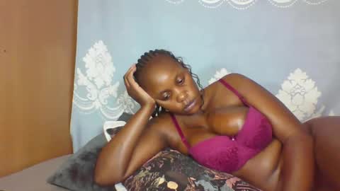 Snapshot of prettydarkskin002 chatting on September 11, 6:08 pm SHANIA online show from September 11, 6:08 pm