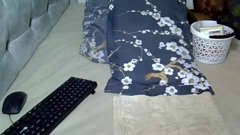 Prettiesexxy online show from February 3, 1:05 am