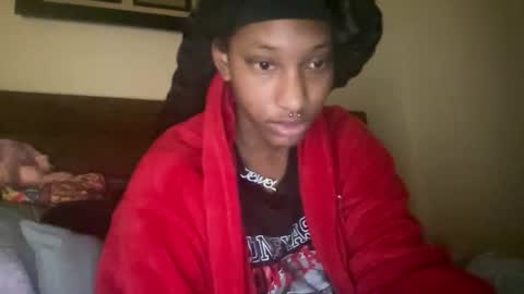 prettyfacefemale online show from April 21, 2:37 am