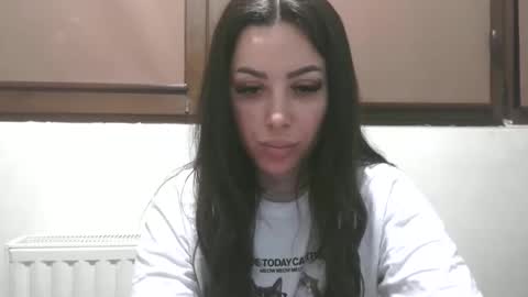 prettyjulliette online show from April 18, 7:07 pm