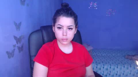 prettyjulliette online show from February 14, 12:47 pm
