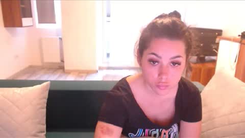 prettyjulliette online show from March 12, 4:02 pm